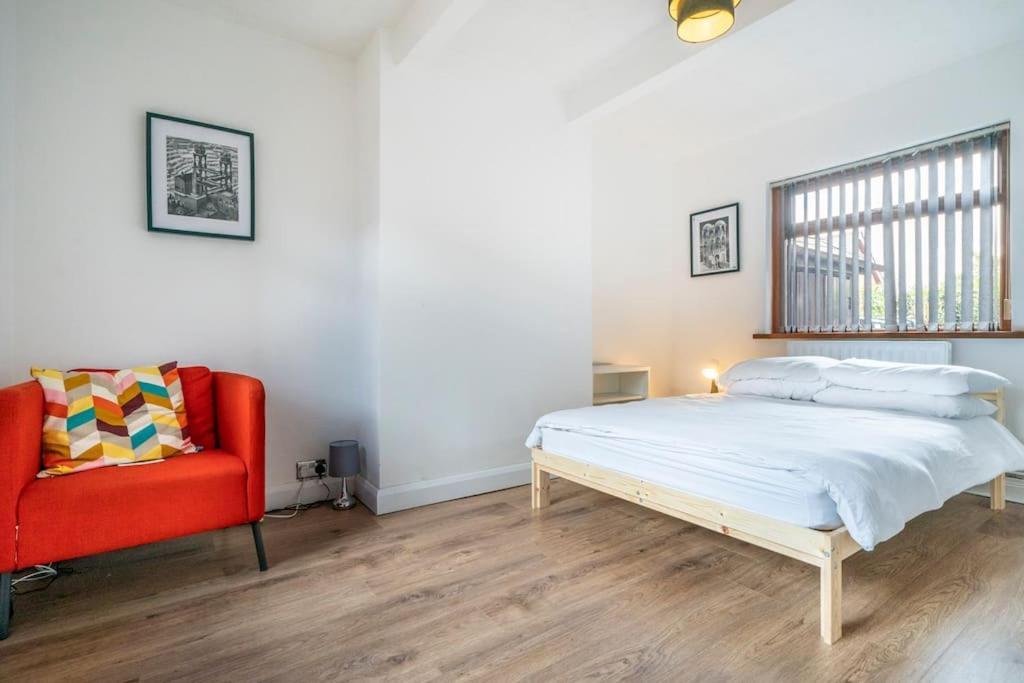 Modern 3 Bedroom House Close To Ferry And City Centre Белфаст Экстерьер фото